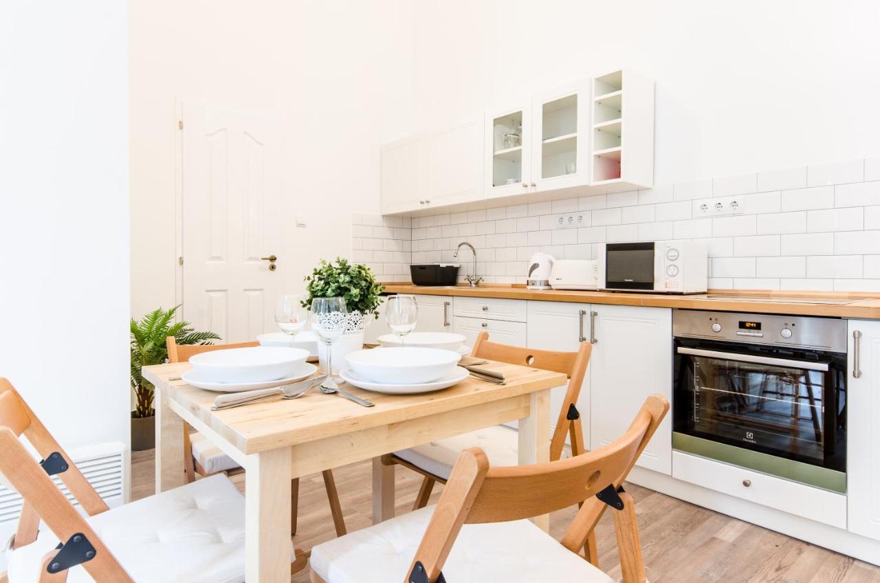 N28 Deluxe Apartment Boedapest Buitenkant foto
