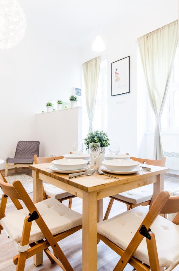 N28 Deluxe Apartment Boedapest Buitenkant foto